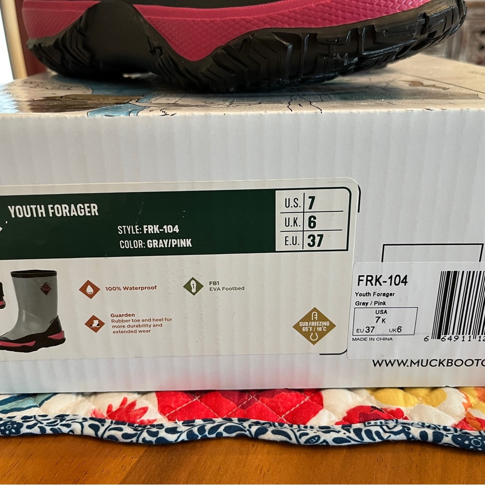 NWT Youth MUCK boots